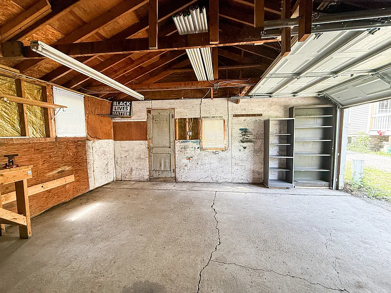 310 Farm St — Photo 9