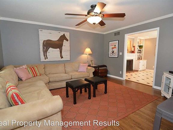 5th image of 146 Plaza Dr