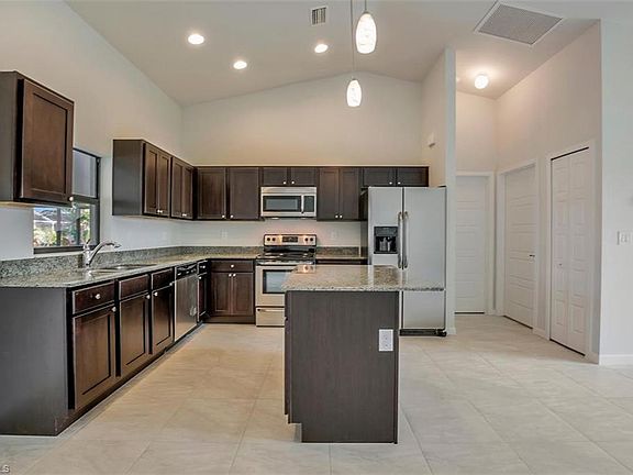 3rd image of 3307 SW 8th Ct