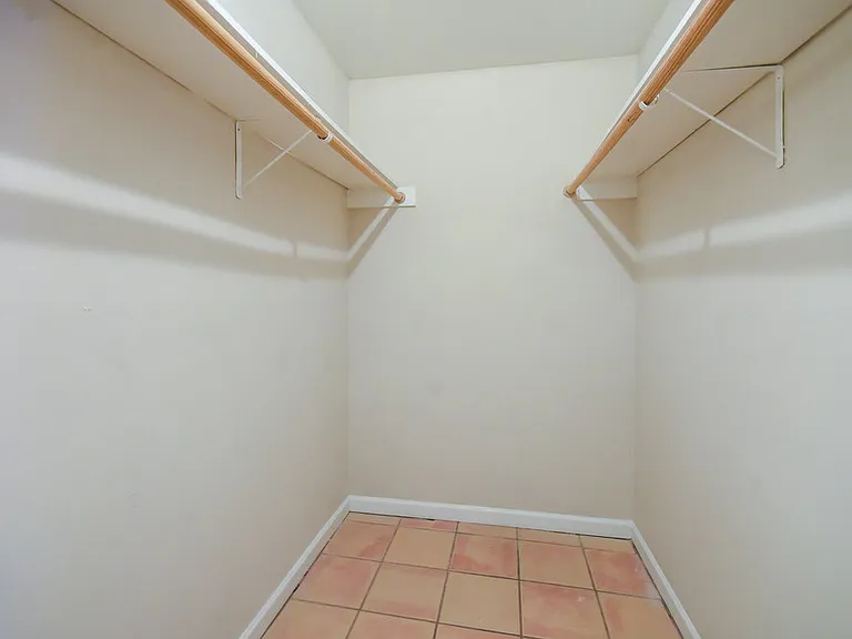 1000 W 26th St #102 — Photo 11