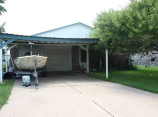 204 Austin St, Holiday Lakes, TX 77515