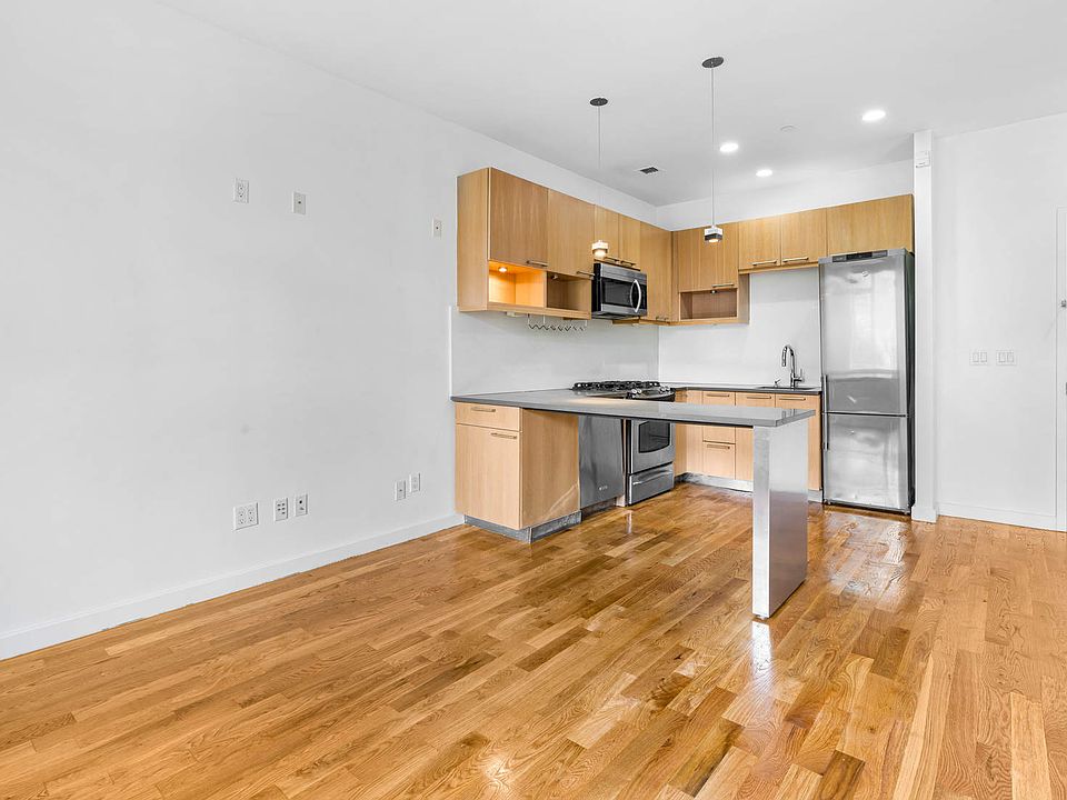 1st image of 330 E 119th St #5D