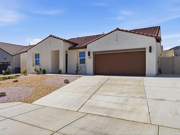3rd image of 212 Artina Ct