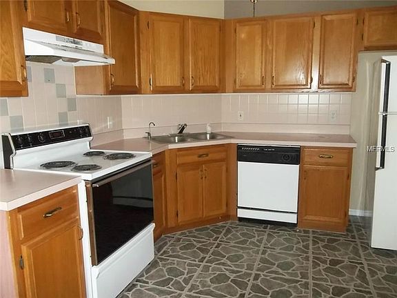 3rd image of 112 Whitehall St
