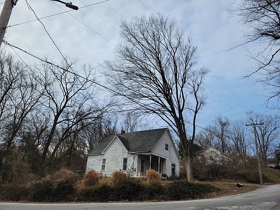 4th image of 627 E High St
