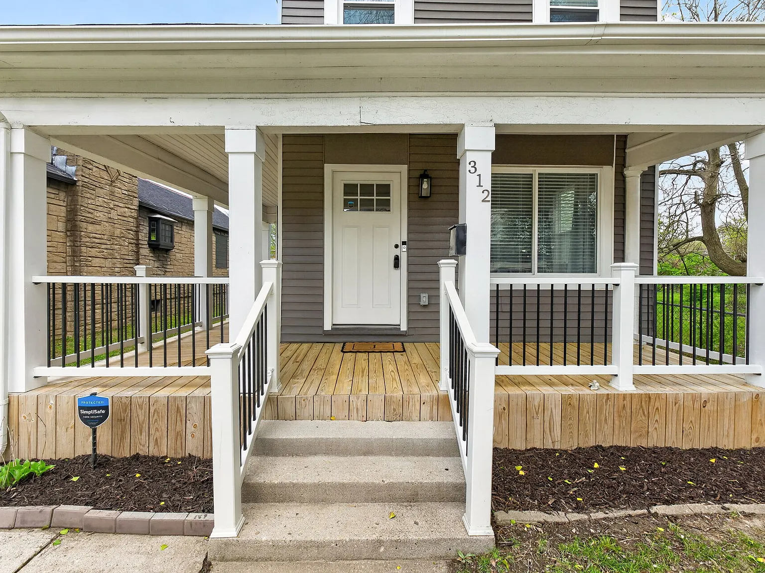 3 bed, 1616 sqft, $2,800 — Photo 3