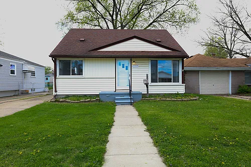 24535 Brittany Ave Photo 1