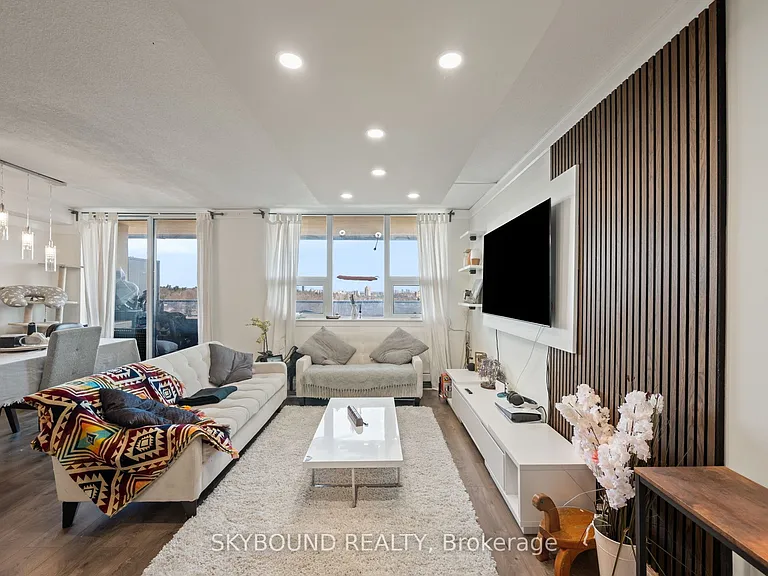 15 La Rose Ave #1510 — Photo 15