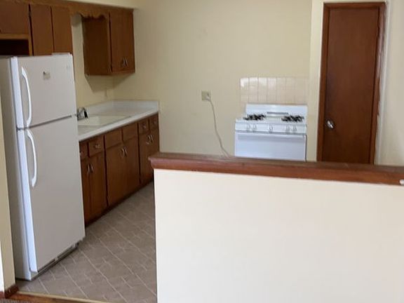 3rd image of 1426 N Randall Ave #2