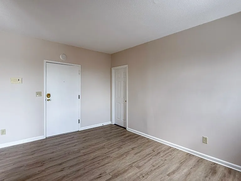 26 Congress St / Luca Investments LLC — Photo 26