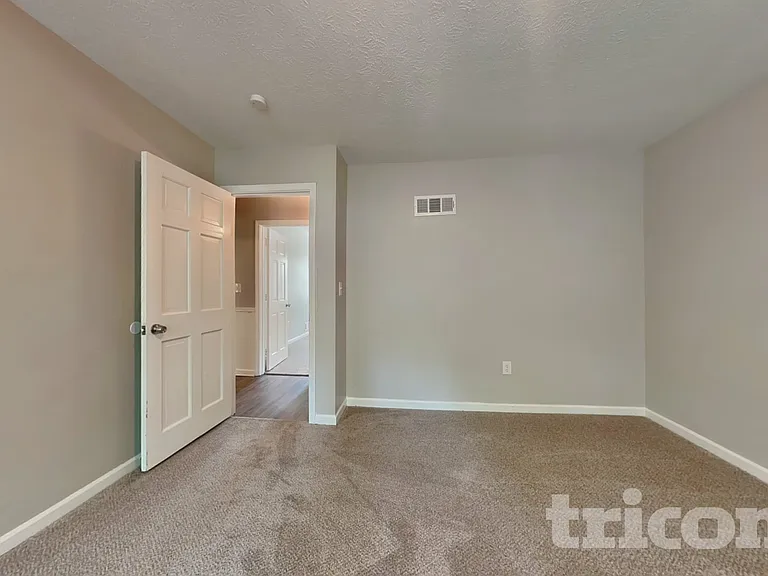 515 Westbridge Dr — Photo 12