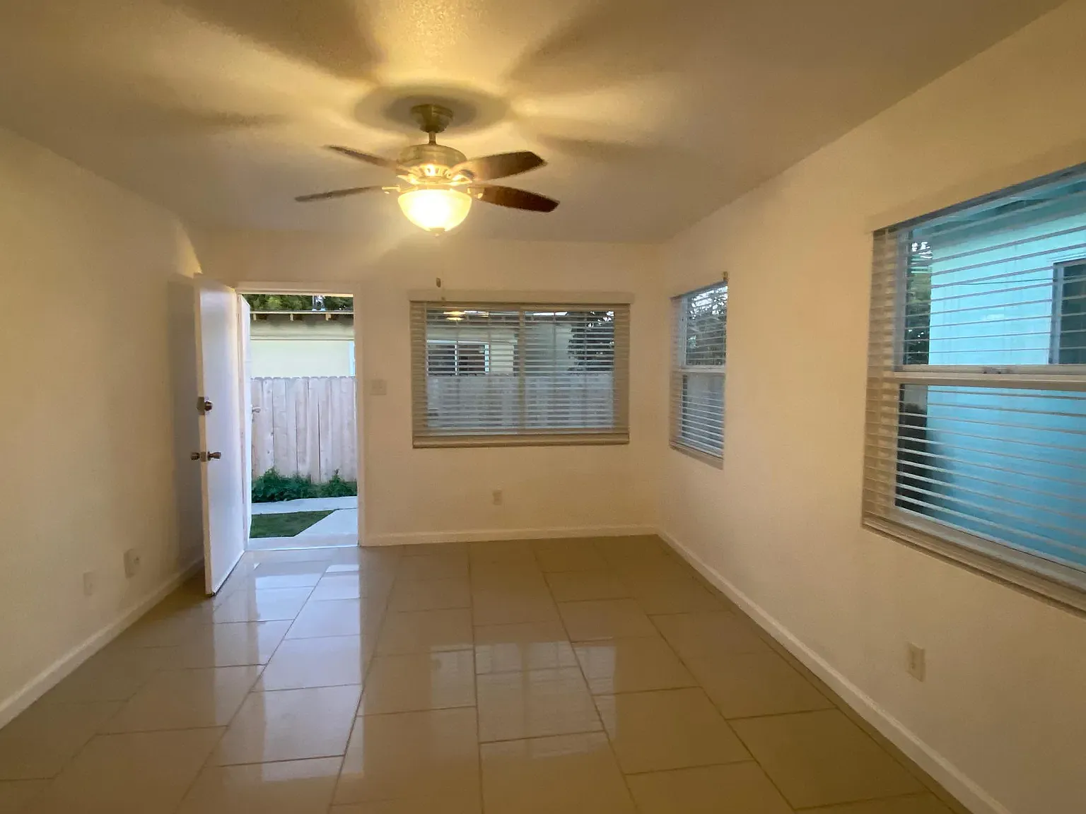 2 bed, 600 sqft, $2,000 — Photo 2