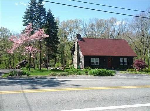 4th image of 90 Hopkins Ave