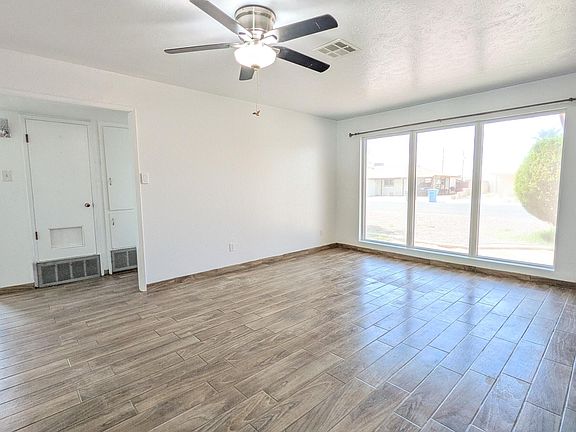 3rd image of 4821 N 32ND Avenue