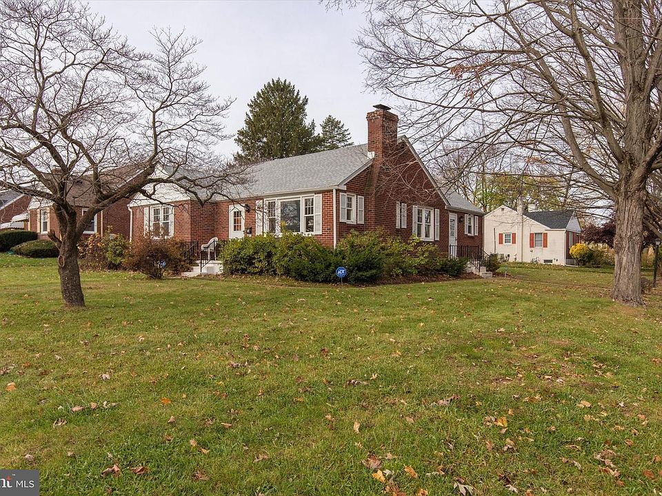 1st image of 667 N Forrest Ave