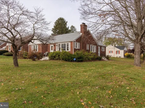 667 N Forrest Ave, Norristown, PA 19401