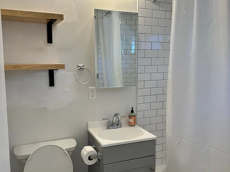 3243 Glenhurst Ave — Photo 12