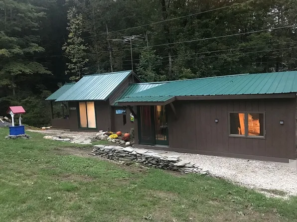 1056 Hartley Hill Rd S, Putney, VT 05346
