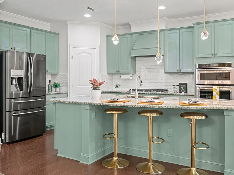 329 Castle Rock Ln — Photo 6