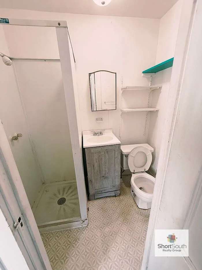 1 bed, 1.0 bath, 900 sqft, $650 — Photo 3