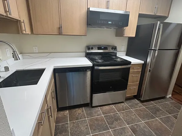 Twin Cedars Apartments, 5505 15th Ave NE APT 206, Seattle, WA 98105