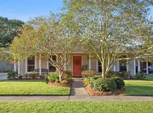 15 Grandbay Ct, Kenner, LA 70065