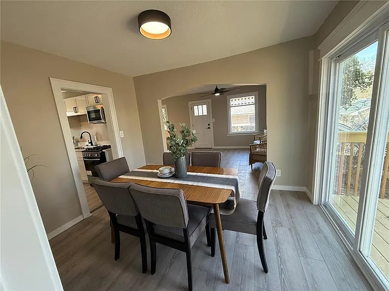 1603 Hudson Rd — Photo 8