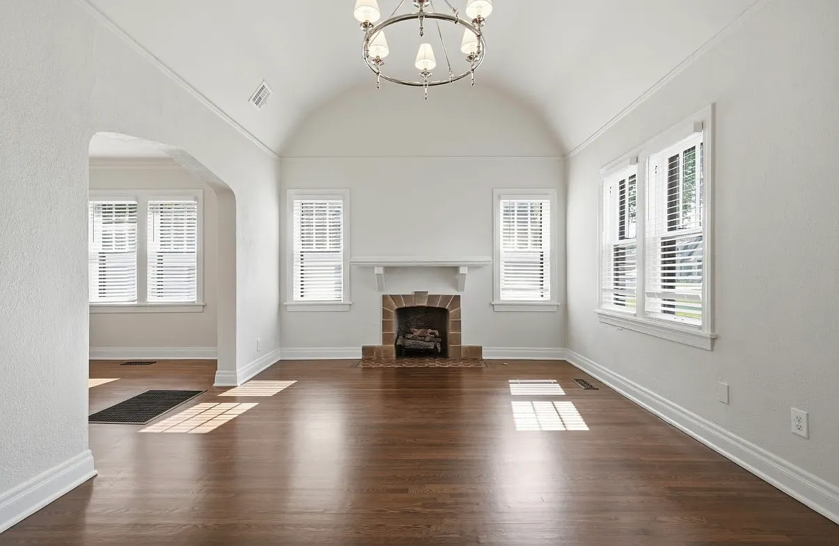2 bed, 1059 sqft, $2,300 — Photo 4