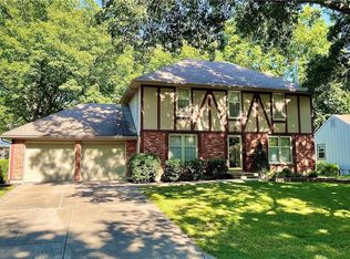 9977 Larsen St, Overland Park, KS 66214