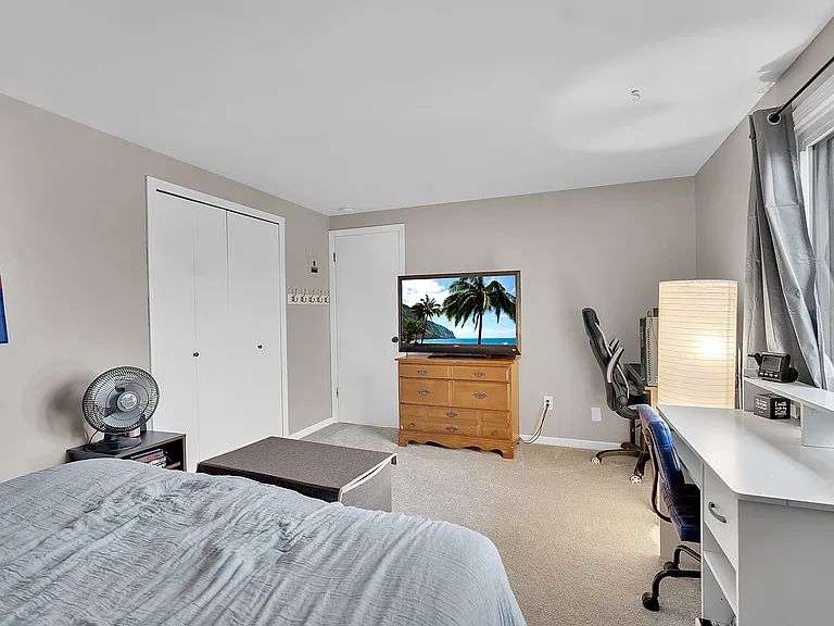 225 Charter Oaks Dr #3 — Photo 13