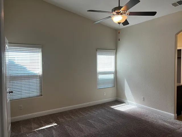 315 W Maclure Ave — Photo 9