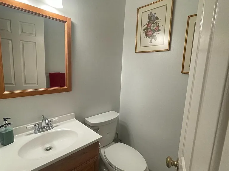 3221 Sutton Pl NW #B — Photo 10
