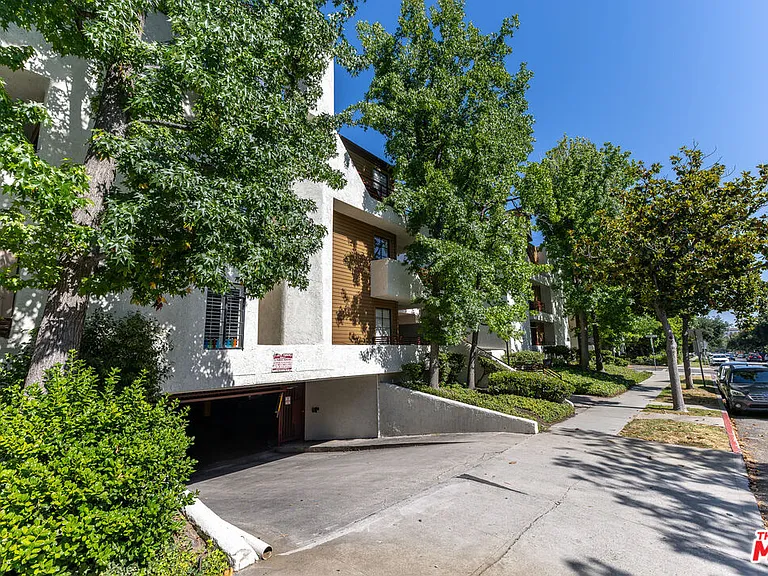 400 N Louise St #204 — Photo 36