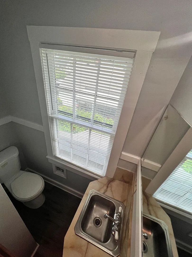 911 Bryan Street — Photo 3