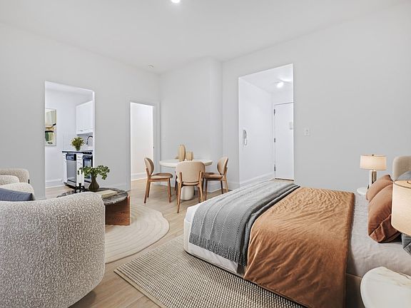 4th image of 50 W 34th St APT 17B1