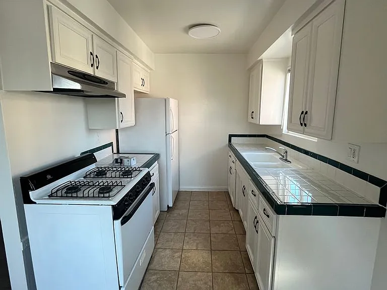 1050 Dawson Ave — Photo 8