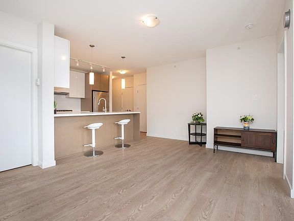 5th image of 3080 Lincoln Ave #1208