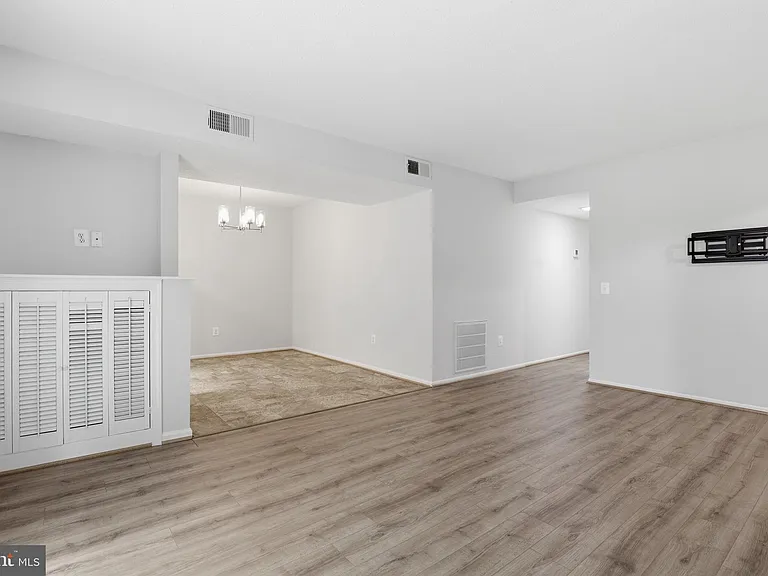 119 Fort Evans Rd SE #B — Photo 12