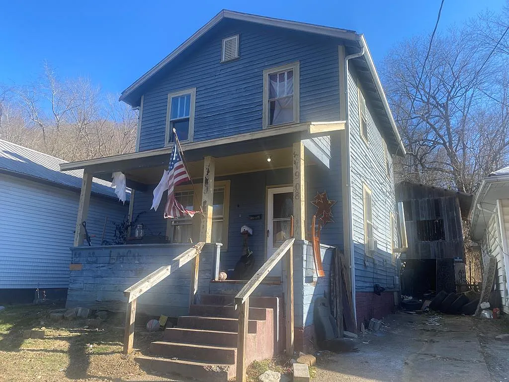 1908 Valley St photo 1