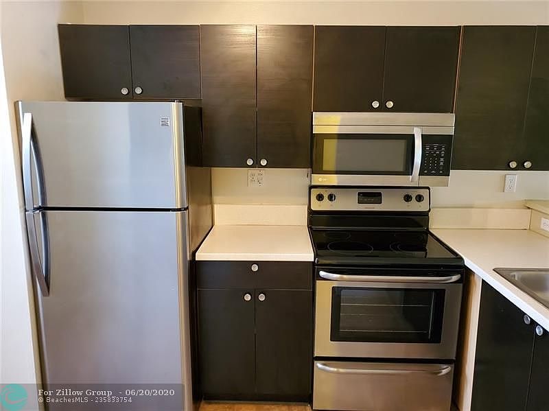 1st image of 9969 Nob Hill Ln #9969