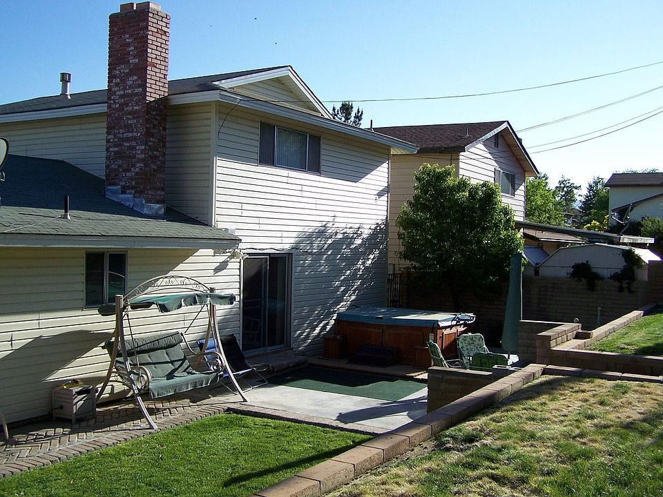 2nd image of 2870 Everett Dr