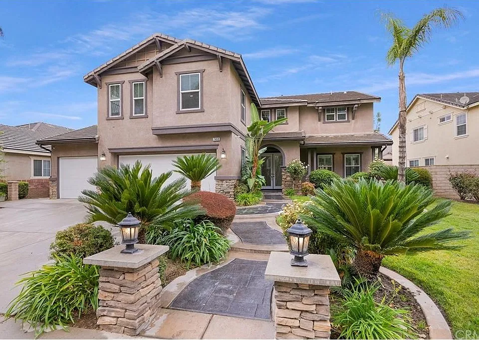 7468 Bungalow Way