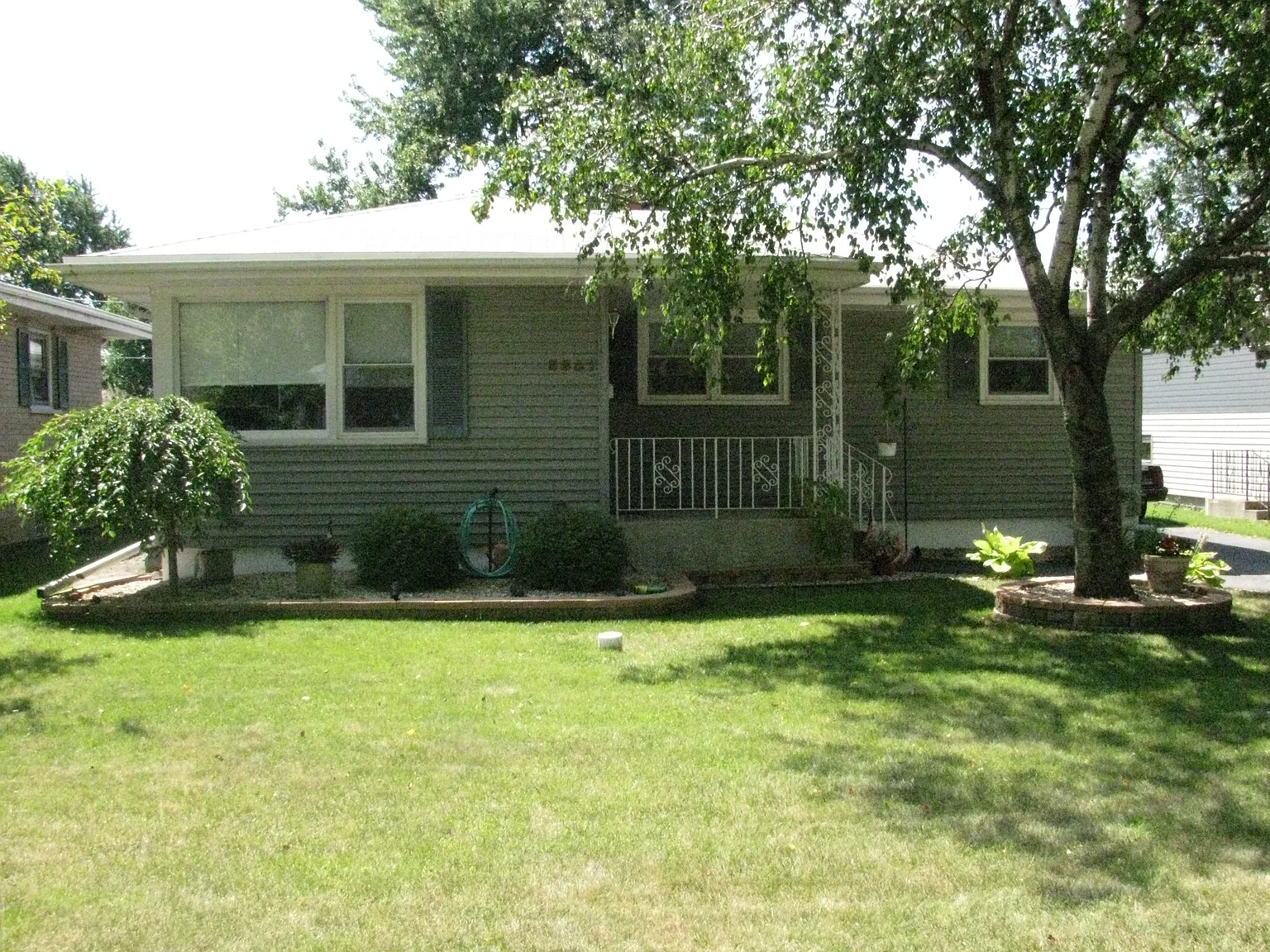 3357 171st St photo 1