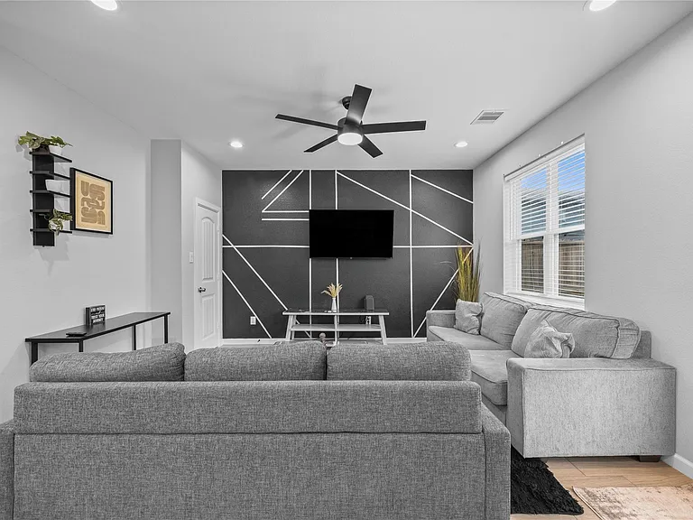 7418 Mount St — Photo 11