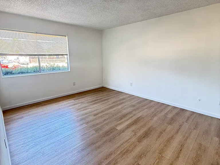 606 E Yorkshire Dr #2 — Photo 6