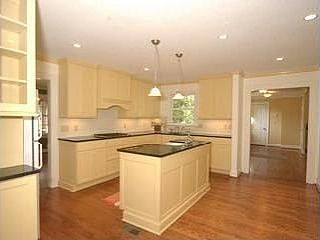 3rd image of 4520 Campbell St