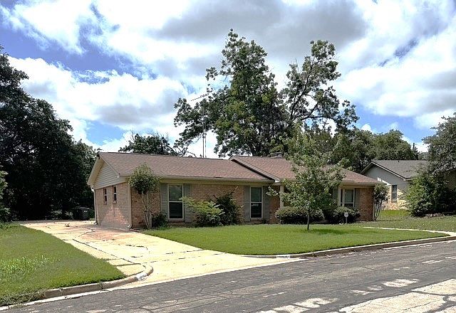 1st image of 805 Glasgow Dr
