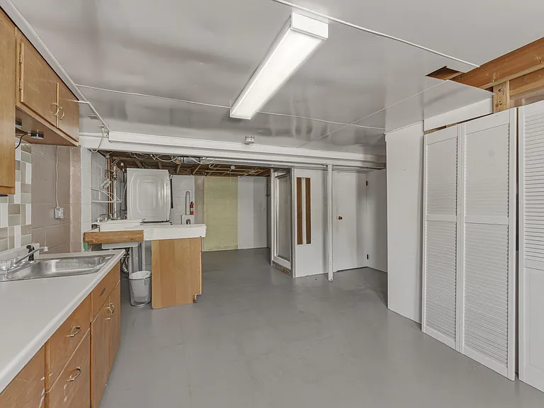 291 Hawthorne Rd — Photo 24