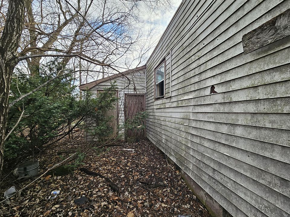 1st image of 1695 W 10th Ave