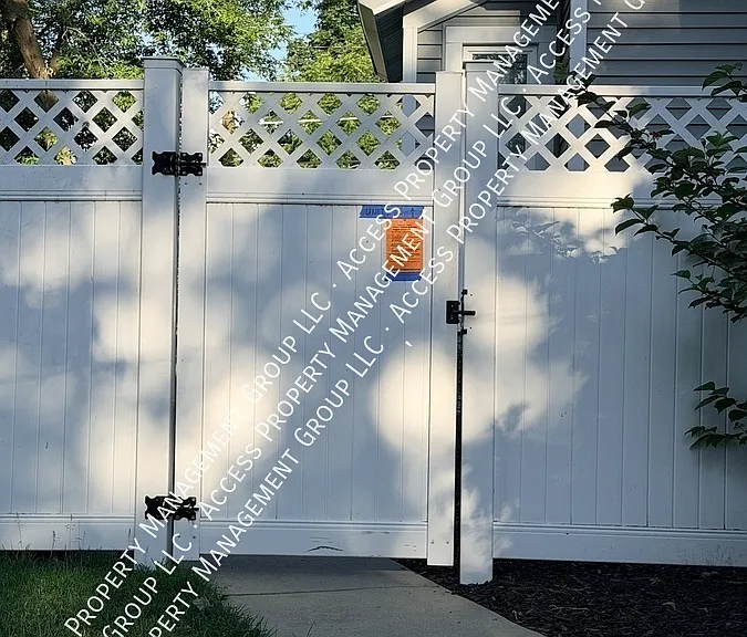 707 Livingston Ave NE #2 — Photo 35